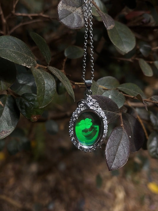 Holographic Apple, Four-Leaf Clover